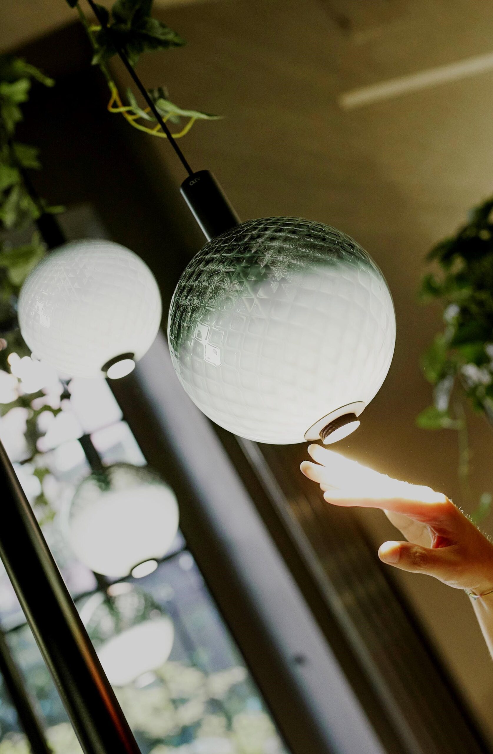 BEAM_STICK_NUANCE_BALLOTON_fuorisalone24_mano